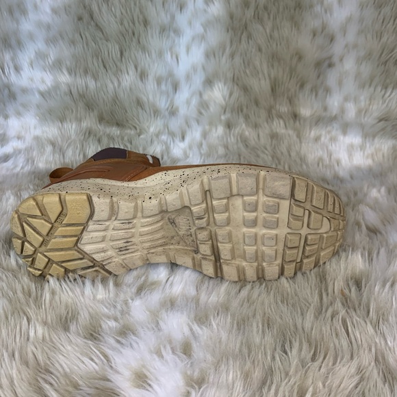 COPY - Nike shoes - Picture 3 of 3